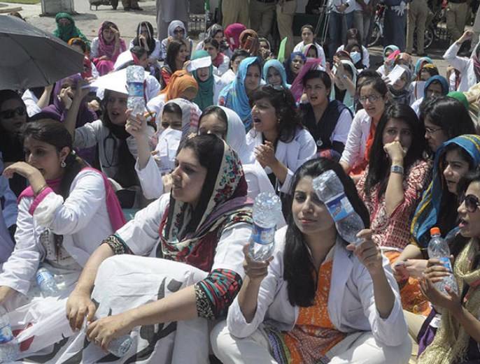 پنجاب:9 روز بیت گئے سرکاری ہسپتالوں کی او پی ڈیز میں کام بند 