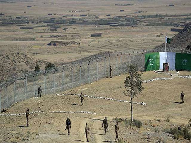 پاک فوج کا افغان سرحد پرباڑ لگانے کا کام تیزی سے جاری