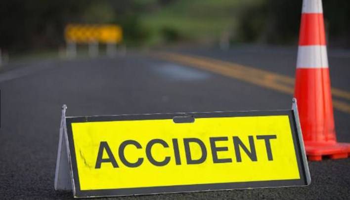 شکارپور:کوچ اور کار میں تصادم،6 افراد جاں بحق،15زخمی