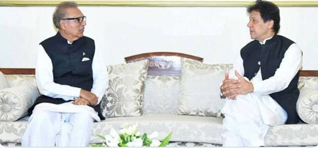 وزیراعظم عمران خان  کی صدر ڈاکٹر عارف علوی سے ملاقات، اپنے حالیہ دورہ امریکہ سے آگاہ کیا