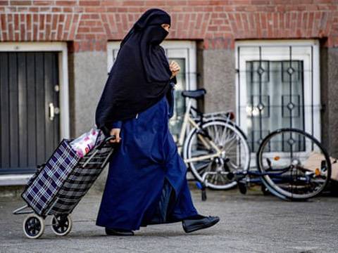 نیدرلینڈز میں نقاب سمیت کسی بھی چیز سے چہرہ ڈھانپنے پر پابندی عائد