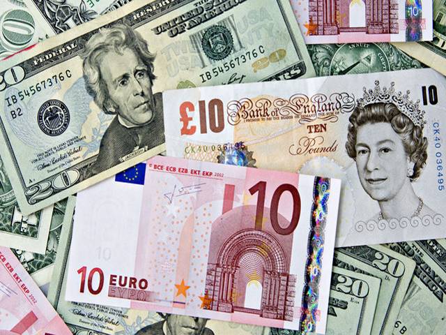 کرنسی مارکیٹ میں روپے کے مقابلے ڈالر کی قدر میں کمی , یورو اور برطانوی پائونڈ کی قدر میں بھی کمی