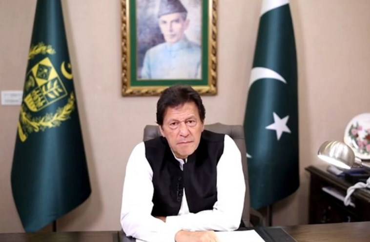  تمام پاکستانیوں کو دلی مبارک باد,اپنے کشمیری بھائیوں کو یقین دلاتا ہوں کہ ہم ان کے ساتھ کھڑے ہیں:وزیراعظم عمران خان