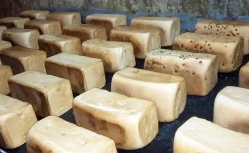 کراچی  میں سندھ فود اتھارٹی کی کارروائی،ڈبل روٹی بنانے والی فیکٹری سیل