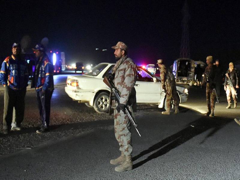 کوئٹہ: یکے بعدیگرے 2دھما کوں میں ایک شخص جاں بحق جبکہ پولیس اہلکاروں ،صحافیوں سمیت 10افراد زخمی ہوگئے 