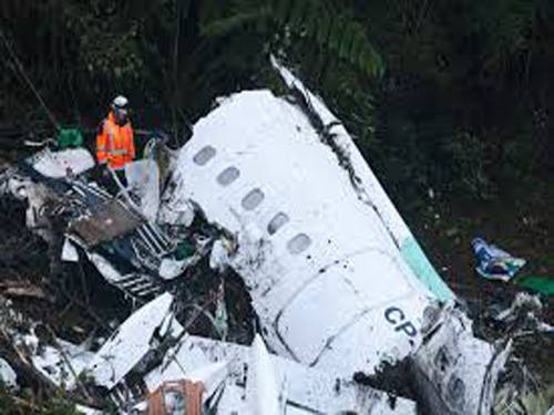 برازیل: چھوٹا طیارہ گر کر تباہ ، 10افراد زخمی
