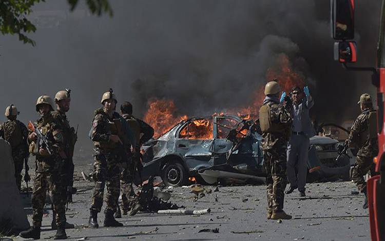 کابل:افغانستان کےجنوبی شہرقلات میں کاربم دھماکا،10افرادجاں بحق