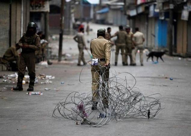 کشمیریوں کیخلاف بھارتی فوجی محاصرہ77ویں روز بھی جاری
