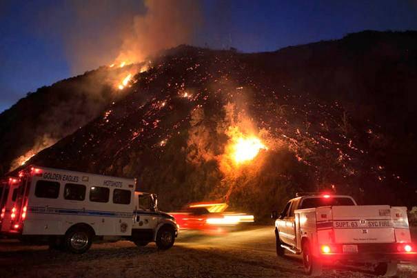 لاس اینجلس:جنگلات میں لگی آگ رہائشی علاقے تک پھیل گئی