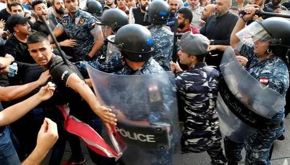 احتجاج کی روک تھام کے لیے بیروت میں حزب اللہ کا عوامی طاقت کا مظاہرہ