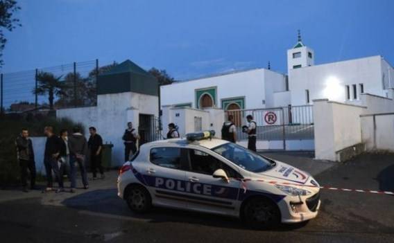پیرس میں مسجد کے باہر فائرنگ، 2افراد زخمی
