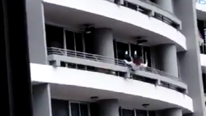 سیلفی کا اندھا شوق، ایشیائی لڑکی دبئی میں عمارت کی 17 ویں منزل سے گر کرہلاک