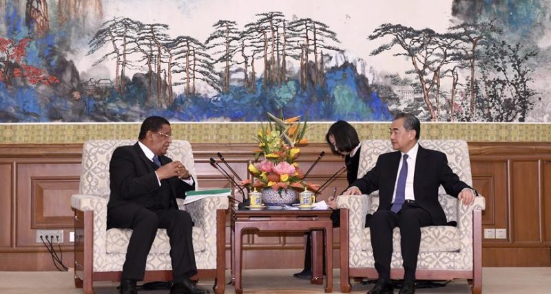 چینی وزیرخارجہ سے ایتھوپیا کے سابق صدر اور کیوبن سفیر کی ملاقاتیں