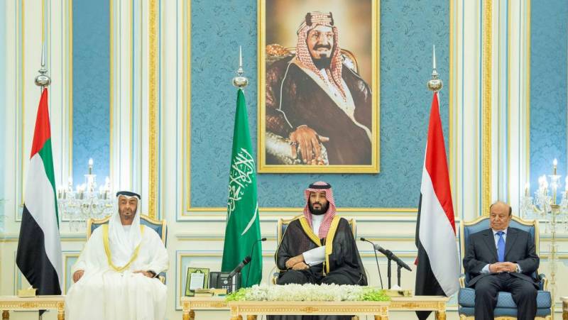 محمد بن سلمان کی یمن معاہدے پر صدر ھادی اور اماراتی ولی عہد سے تبادلہ خیال