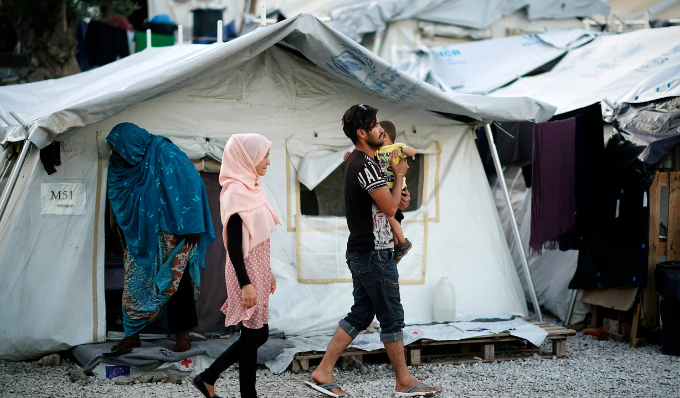 یونان میں حکومت کا تین پناہ گزین کیمپ بند کرنے کا فیصلہ