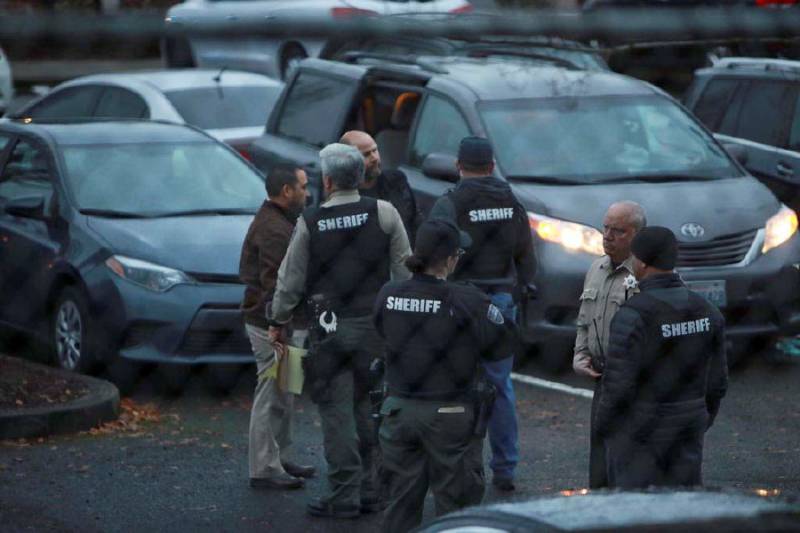  امریکا : اسکول کی کار پارکنگ میں مسلح شخص کی فائرنگ 2 افراد قتل