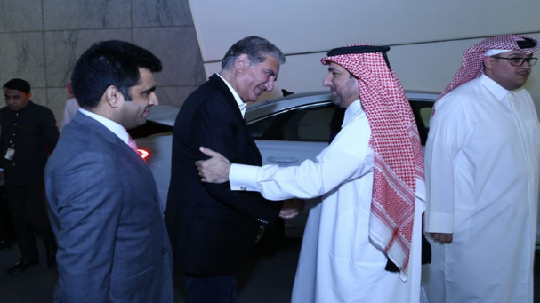 شاہ محمودقریشی دوسرے کوالالمپوروزارتی اجلاس میں پاکستان کی نمائندگی کیلئے قطر پہنچ گئے