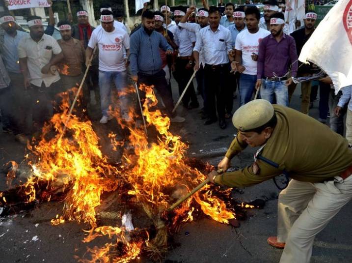 پاکستان،افغانستان اور بنگلہ دیش کے غیر مسلموں کو بھارتی شہریت دینے کا بل منظور,مخالفت جاری