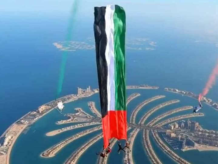 متحدہ عرب امارات کا طویل ترین پرچم گنیز بک آف ورلڈ ریکارڈ میں شامل