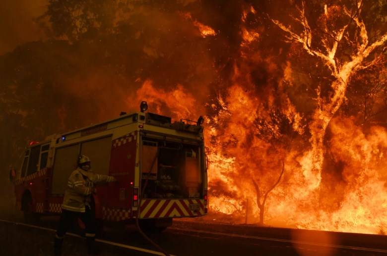 آسٹریلیا:جنگلات میں لگی آگ پر قابو پانے کے دوران مزید 2 فائر فائٹرز ہلاک