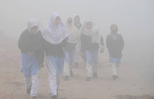  پنجاب میں موسم سرما کی چھٹیوں میں 12جنوری تک کرنے کا نوٹیفکیشن جاری