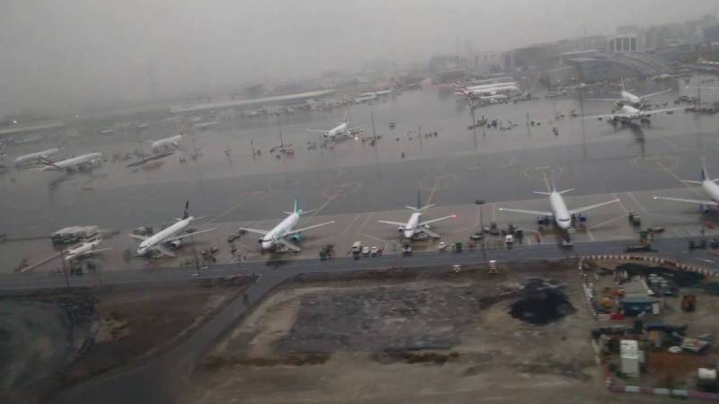  خراب موسم کے باعث پاکستان ائیر ٹریفک کنٹرول کا دبئی کےلئے تمام پروازیں روکنے کا حکم 