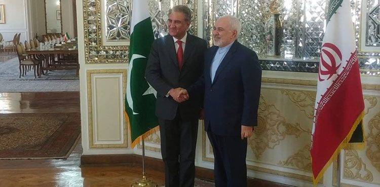 وزیر خارجہ مخدوم شاہ محمود قریشی کی تہران میں ایرانی ہم منصب جواد ظریف سے ملاقات 