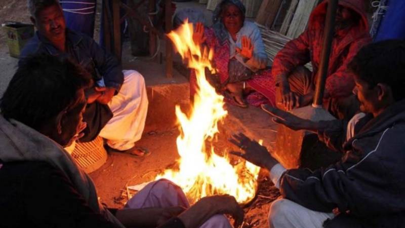 کراچی : ٹھنڈی ہواؤں کے باعث سردی کی شدت میں اضافہ 