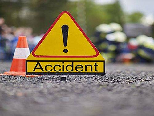  گوجرانوالہ روڑ پر تیز رفتار رکشہ ٹریکٹر ٹرالی سے ٹکرا گیا‘ خاتون جاں بحق‘1 شخص زخمی