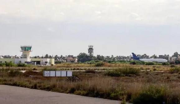 لیبی فوج نے معیتیقہ ہوائی اڈے کو'نو فلائی زون' قرار دیا