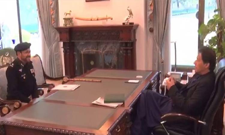 آئی جی سندھ کی وزیراعظم سے اہم ملاقات، امن وامان کی صورتحال پر تبادلہ خیال 