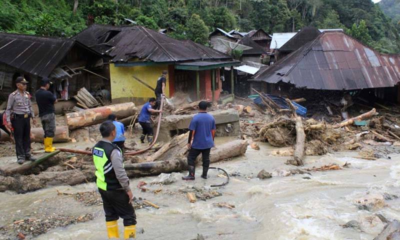 انڈونیشیا میں سیلاب سے 6 افراد ہلاک ، 3 لاپتہ