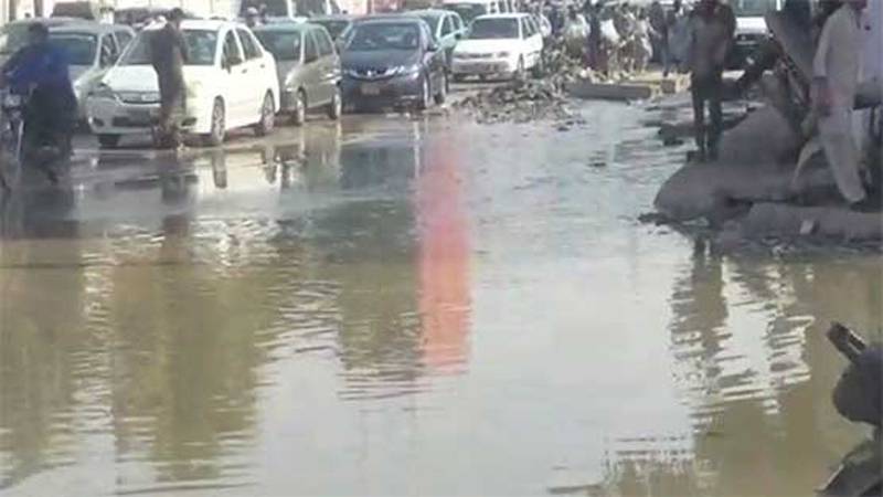 کراچی: صدر کی سڑکیں سیوریج کے پانی سے بھر گئیں