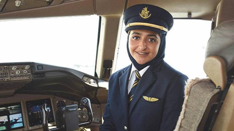 دُبئی کی شہزادی نے پہلی خاتون پولیس پائلٹ کا اعزاز اپنے نام کرلیا 