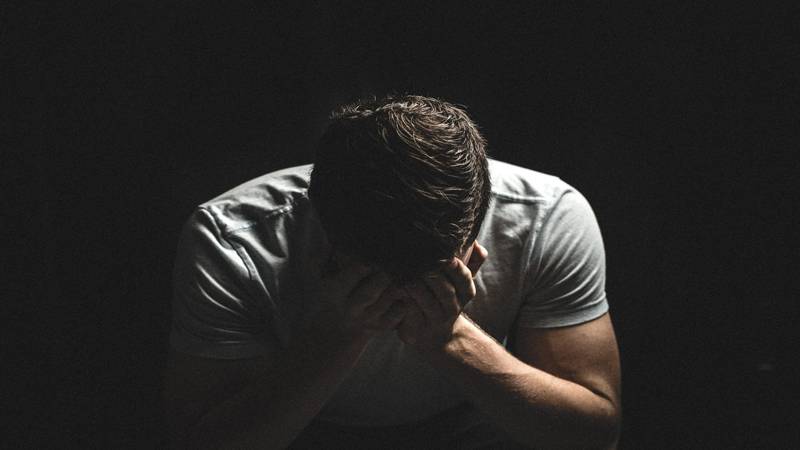 مضبوط اعصاب والے مردوں میں خود کشی کا رحجان زیادہ، تحقیق میں انکشاف