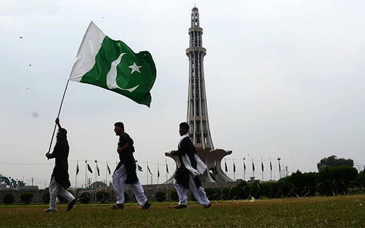 ملک بھر میں یوم پاکستان آج سادگی سے منایا جا رہا ہے