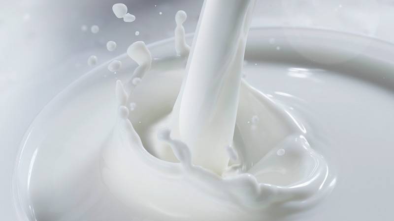 کراچی :لاک ڈاؤن نے دودھ کی قیمتوں میں نمایاں کمی کرادی