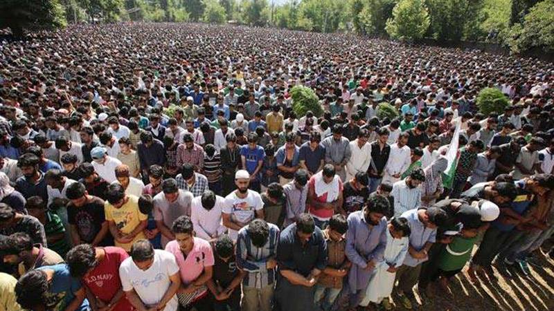 بارہمولہ کے قصبے سوپور میں شہید نوجوان کی نماز جنازہ میں ہزاروں افراد کی شرکت