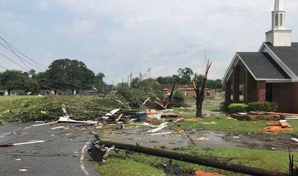 امریکا میں طوفانی بگولوں سے تباہی، 33 ہلاک