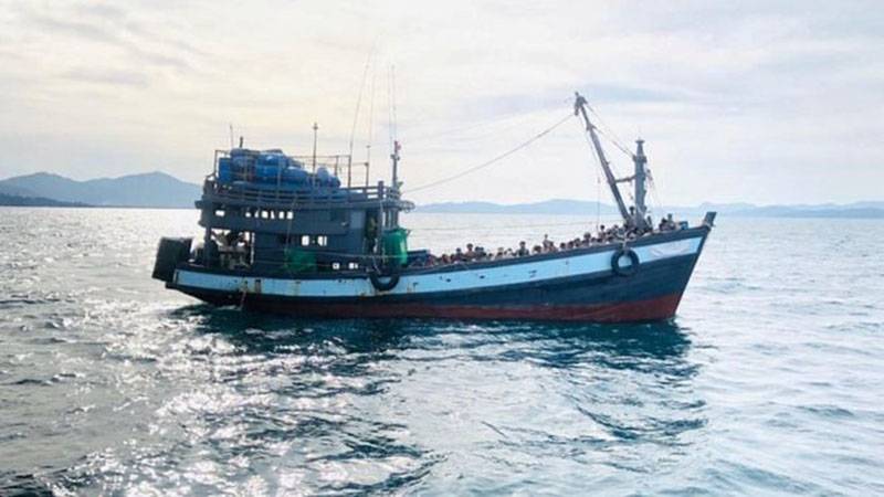 ملائیشیا جانے والے روہنگیا مسلمانوں کی کشتی 2 ماہ تک بحیرہ انڈیمان میں رہنے کے بعد بھوک سے 2 درجن افراد جاں بحق