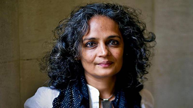 بھارتی مسلمانوں کے لیے صورت حال نسل کشی کی طرف جا رہی ہے:بھارتی مصنفہ ارون دتی رائے