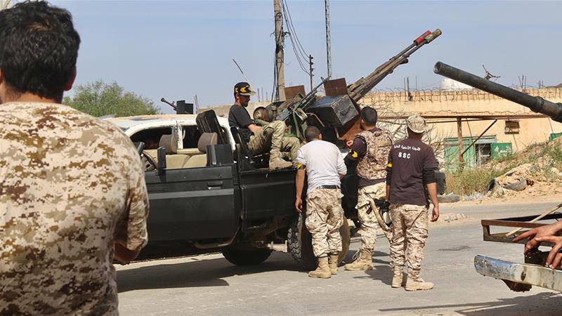 لیبیا کی حکومتی افواج کا مشرقی علاقہ کی فوج پر حملہ،100سے زائد فوجی گرفتار