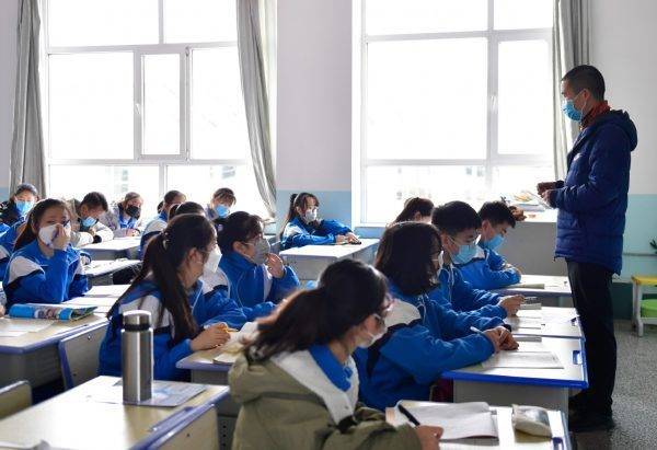 چین میں مزید سکولوں اور یونیورسٹیوں میں کلاسز کا دوبارہ آغاز ہوگیا