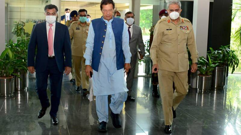  وزیرِ اعظم عمران خان کا چیف آف آرمی سٹاف جنرل قمر جاوید باجوہ کے ہمراہ آئی ایس آئی ہیڈ کوارٹرز کا دورہ 