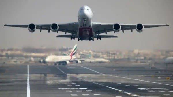 کرونا وائرس: یو اے ای کا محدود پروازوں کے لیے بین الاقوامی ہوائی اڈے کھولنے کا اعلان
