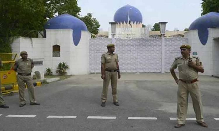 بھارت نے سفارتی آداب کو روند ڈالا، نئی دہلی میں پاکستانی ہائی کمیشن کا گھیراؤ