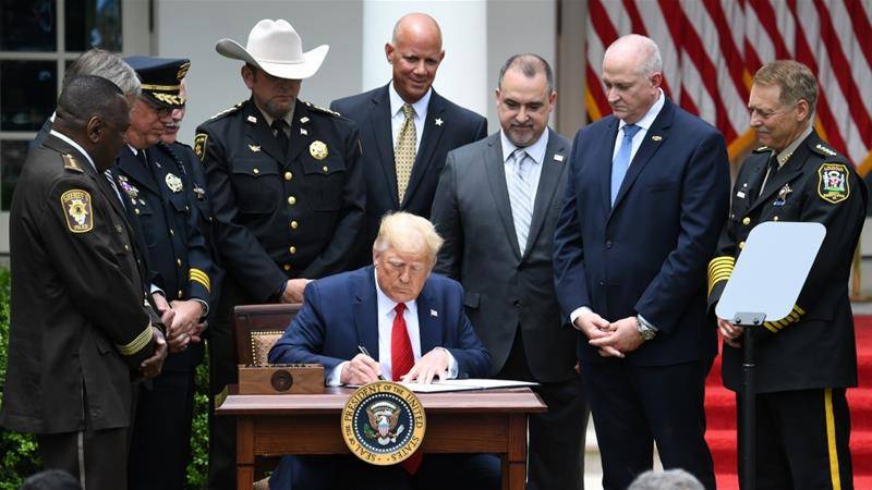 نسلی امتیاز کیخلاف مظاہرے، ٹرمپ نے پولیس اصلاحات کے حکم نامے پر دستخط کر دیئے