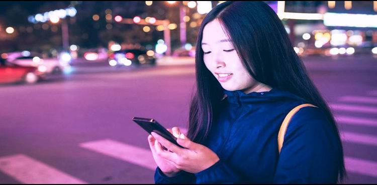 جاپان : پیدل چلتے ہوئے موبائل فون کے استعمال پر پابندی عائد