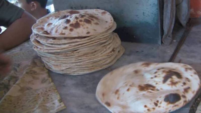 متحدہ نان روٹی ایسوسی ایشن نے از خود سادہ روٹی کی قیمت میں 2 روپے جبکہ نان 3روپے مہنگا کر دیا