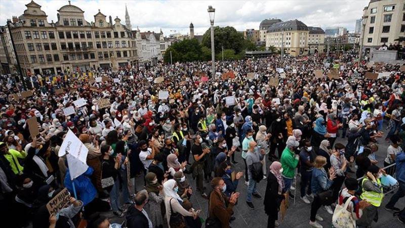 برسلز میں حجاب پر پابندی کے خلاف مظاہرے 